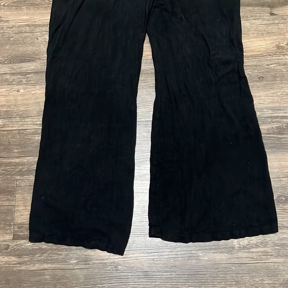 Black cutout romper - Picture 3 of 4